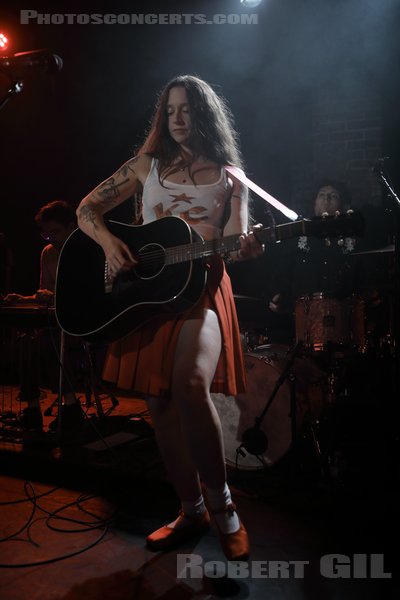 WAXAHATCHEE - 2024-07-22 - PARIS - La Maroquinerie - 